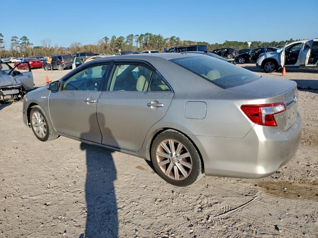 2014 TOYOTA CAMRY HYBRID photo 2