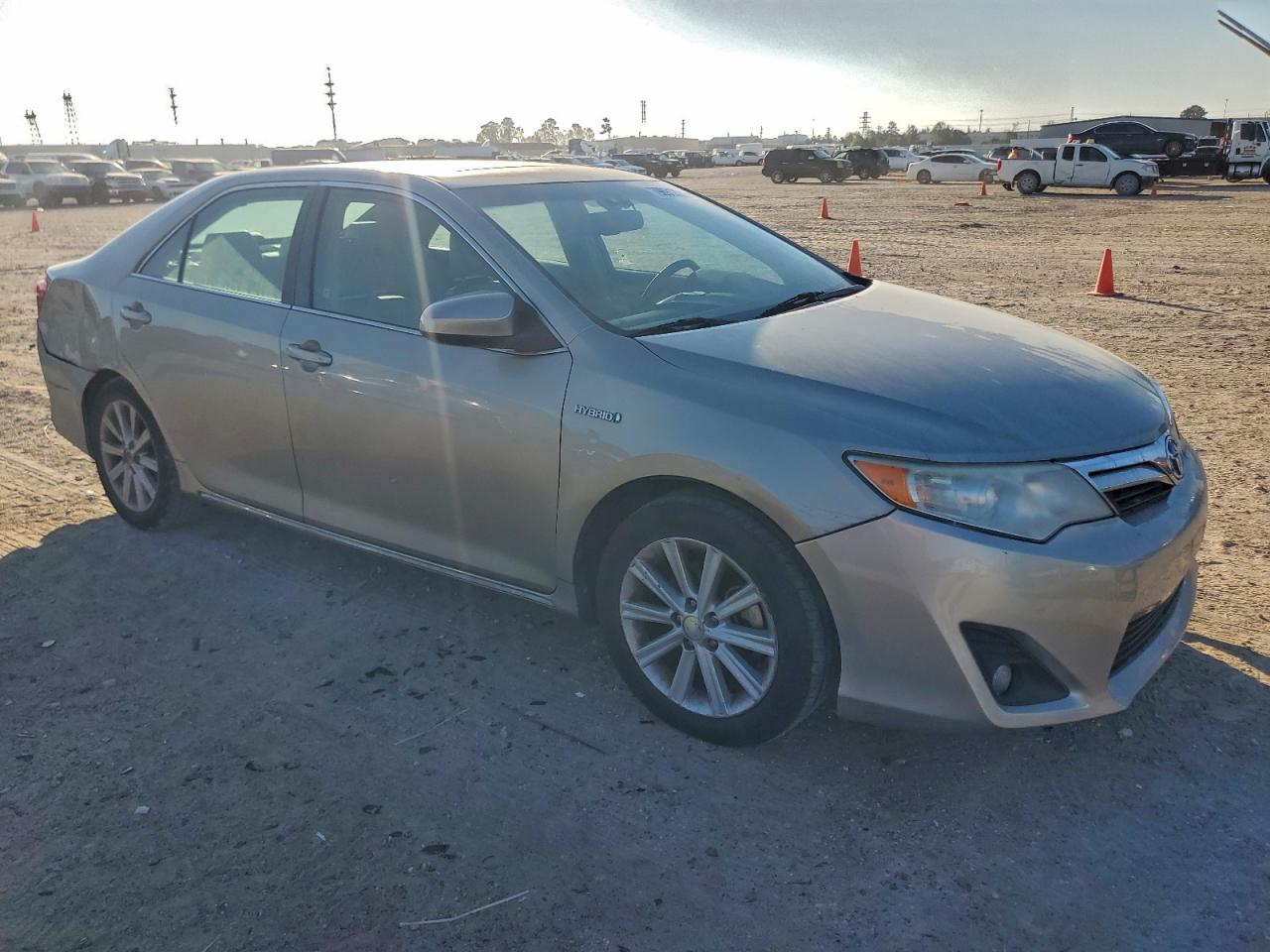 2014 TOYOTA CAMRY HYBRID photo 4