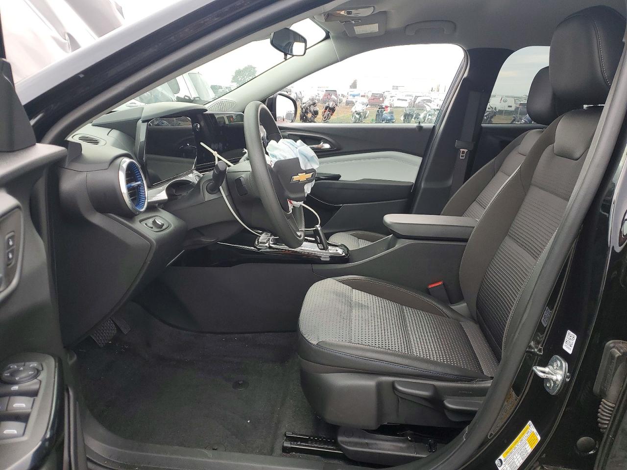 2025 CHEVROLET TRAX 1LT photo 7