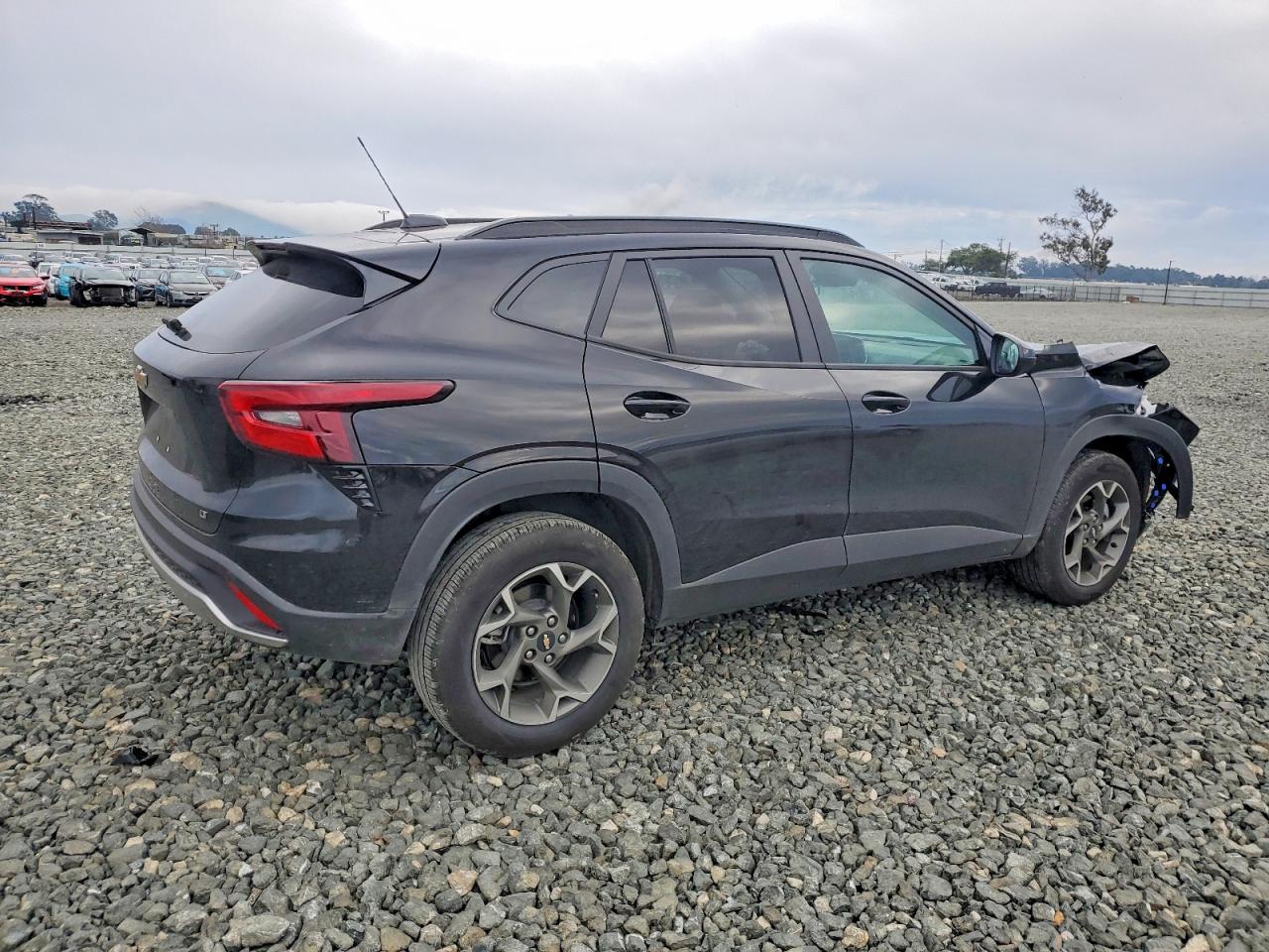 2025 CHEVROLET TRAX 1LT photo 3