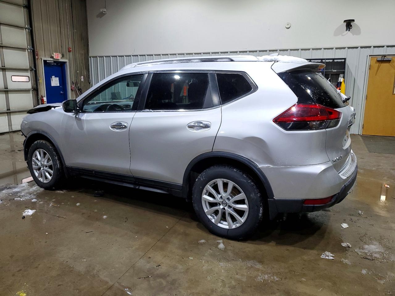 2018 NISSAN ROGUE S photo 2