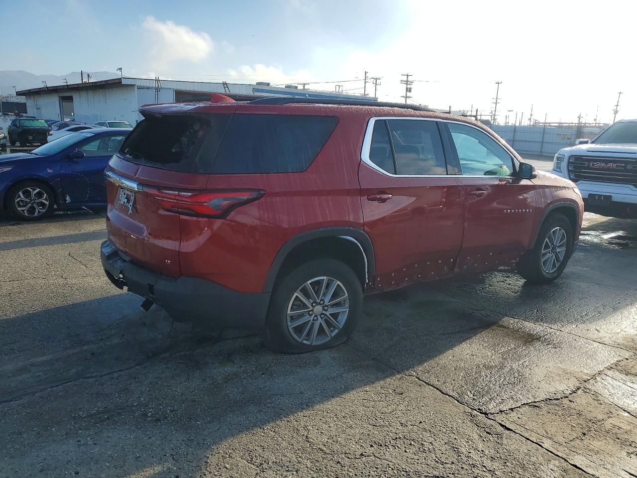 2023 CHEVROLET TRAVERSE LT photo 5