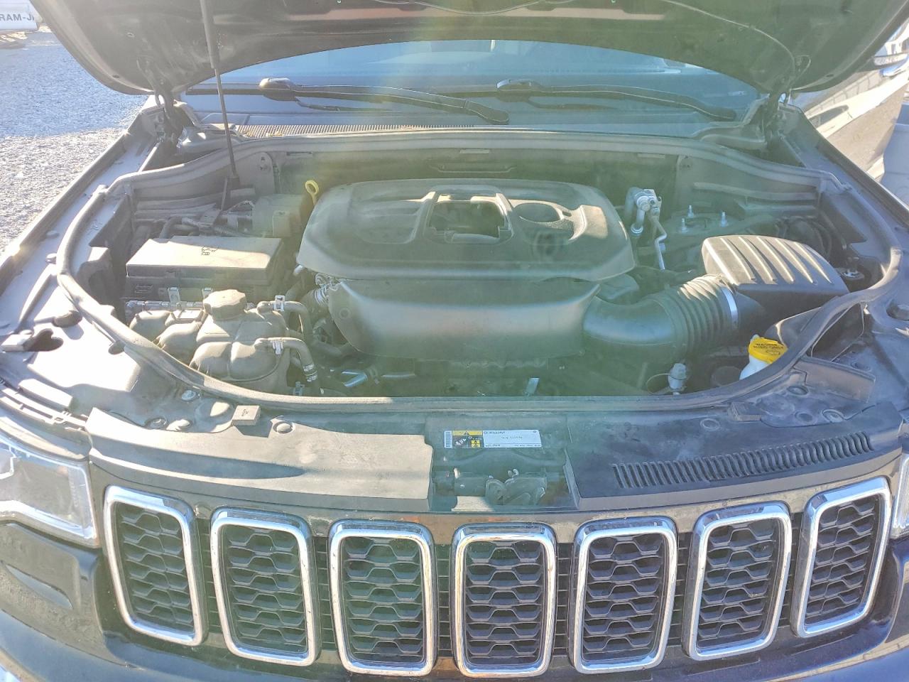 2019 JEEP GRAND CHEROKEE LIMITED photo 12