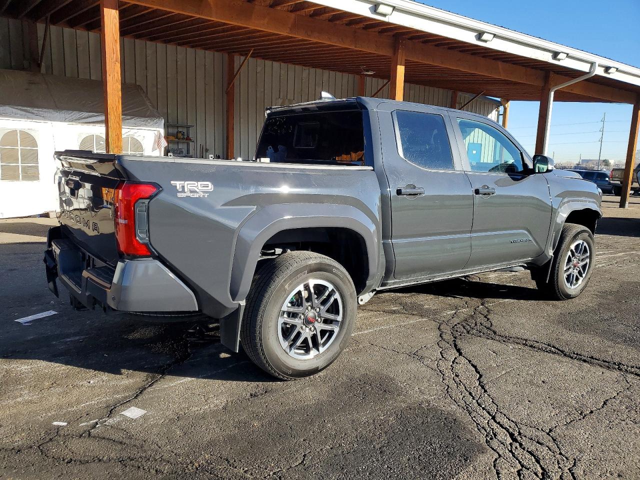 2024 TOYOTA TACOMA DOUBLE CAB photo 3