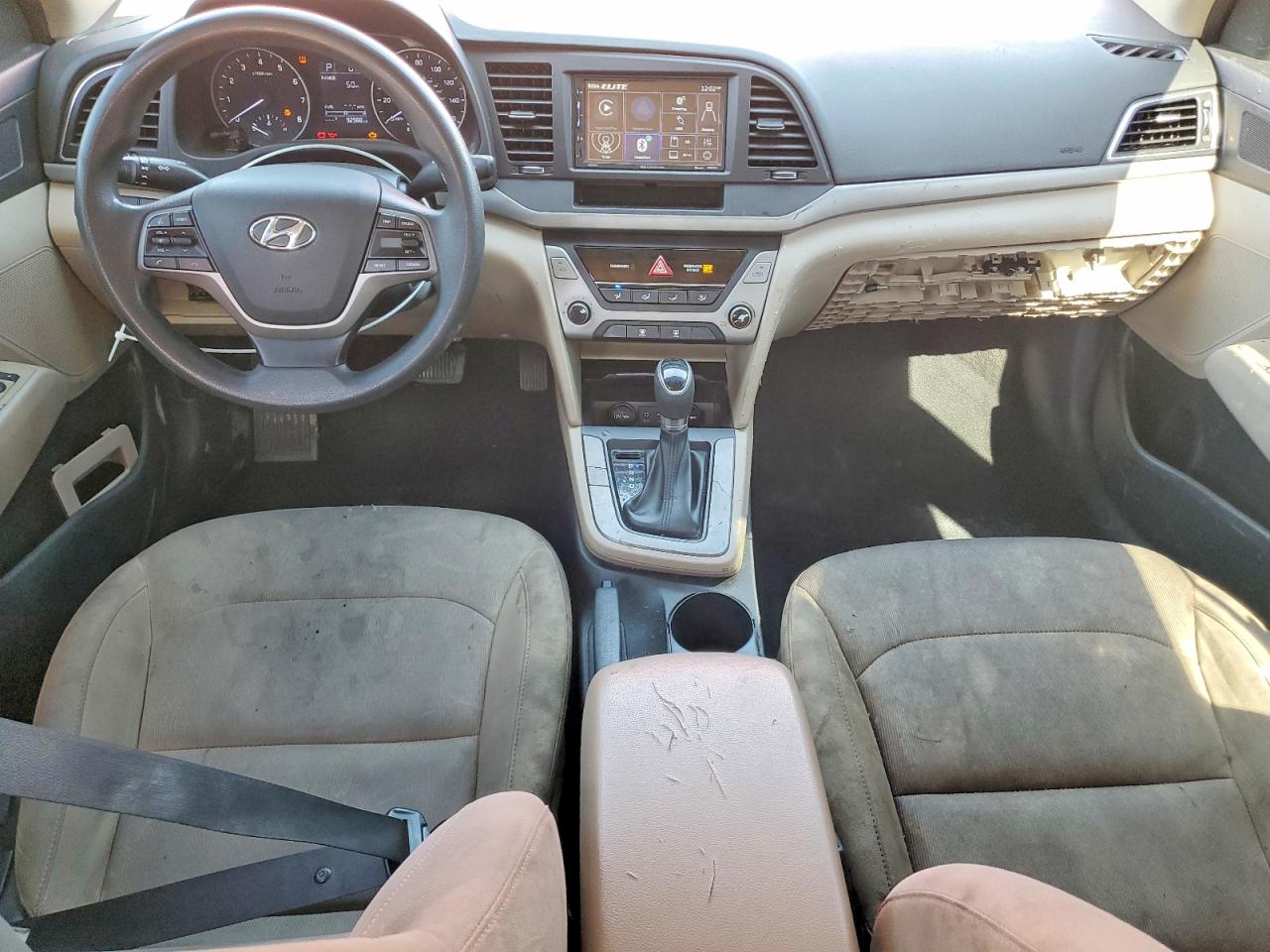 2018 HYUNDAI ELANTRA SE photo 8