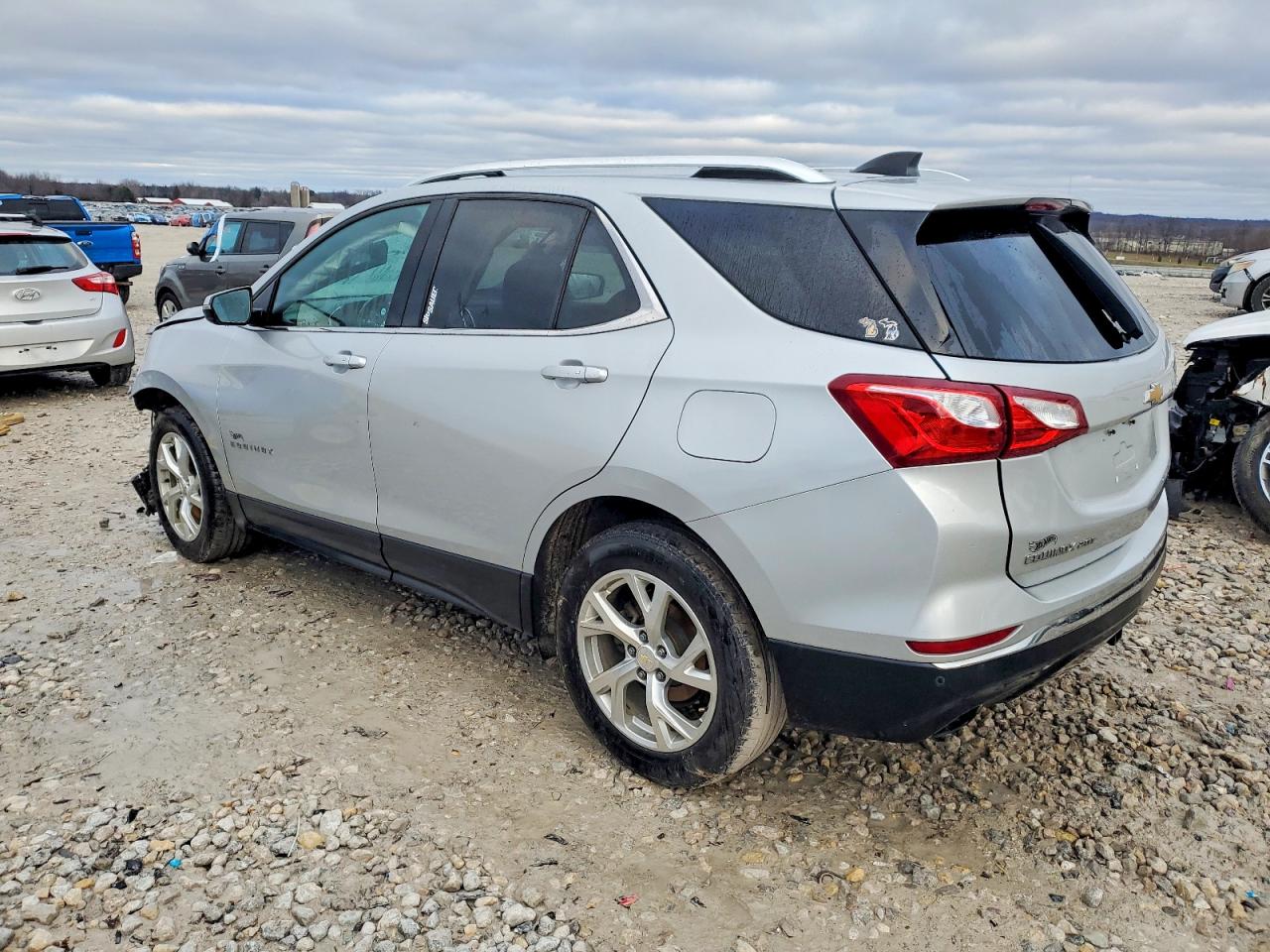 2018 CHEVROLET EQUINOX LT photo 2
