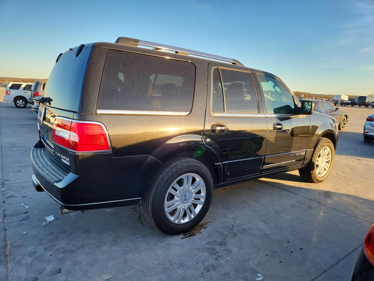 2012 LINCOLN NAVIGATOR photo 3