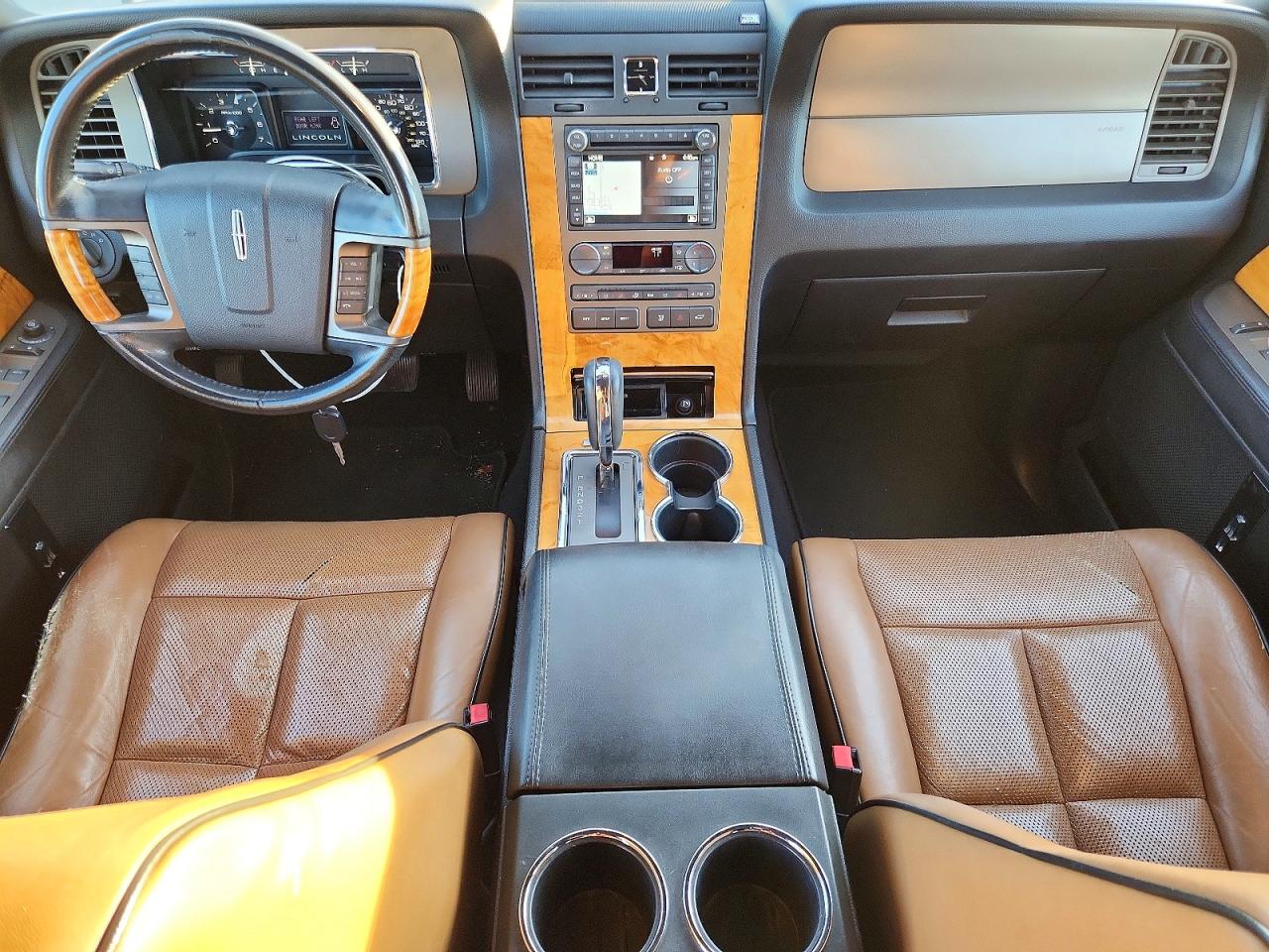2012 LINCOLN NAVIGATOR photo 8