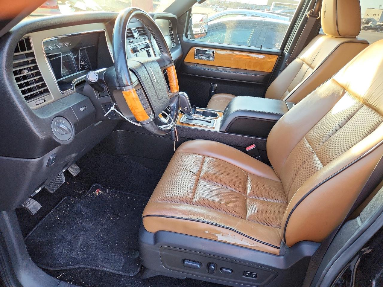 2012 LINCOLN NAVIGATOR photo 7