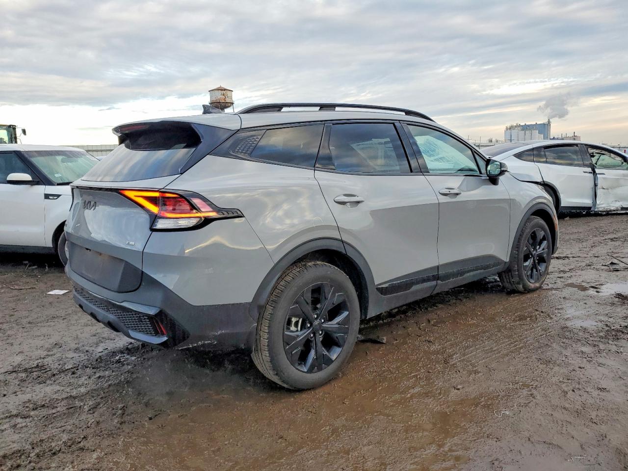 2025 KIA SPORTAGE X LINE photo 3
