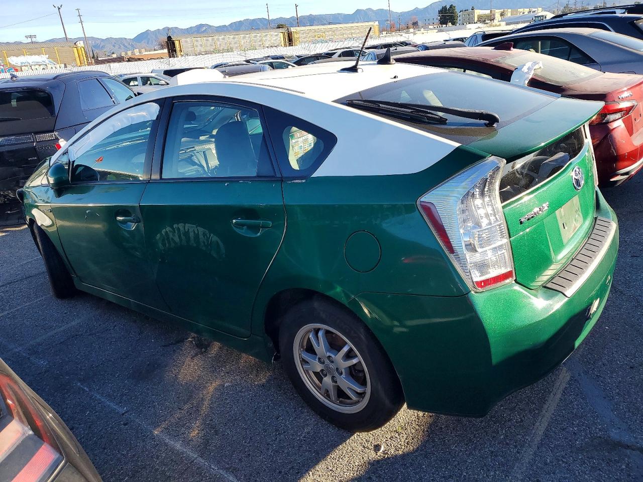 2010 TOYOTA PRIUS photo 2