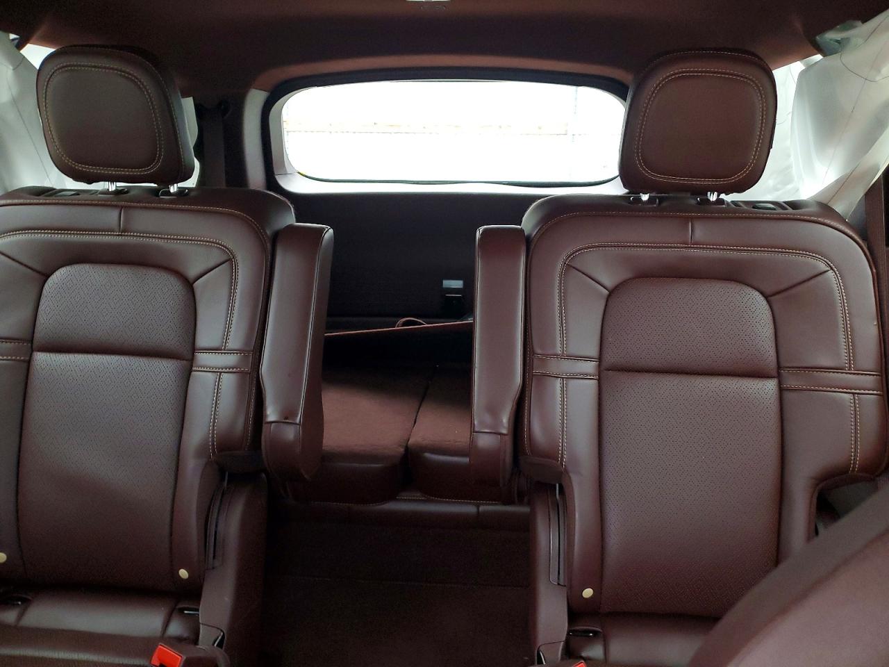 2020 LINCOLN AVIATOR BLACK LABEL photo 10