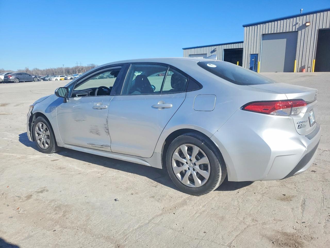 2020 TOYOTA COROLLA LE photo 2