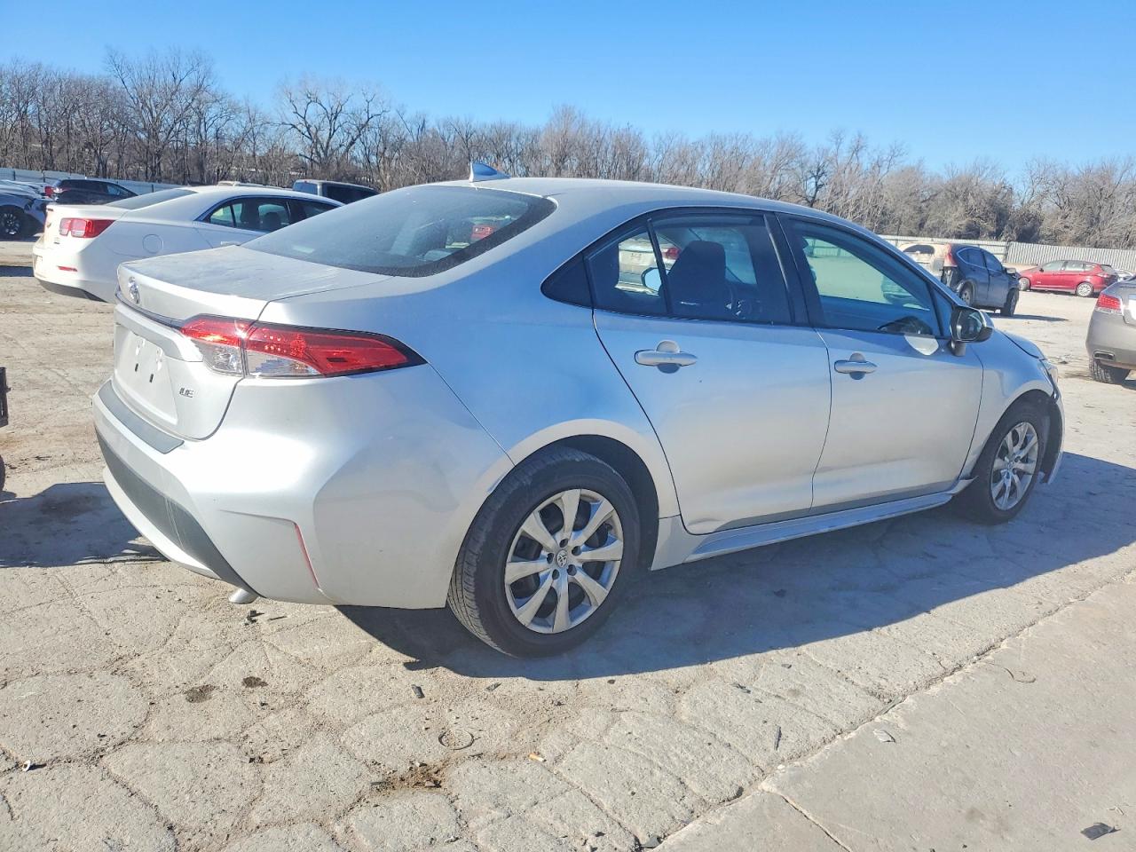 2020 TOYOTA COROLLA LE photo 3