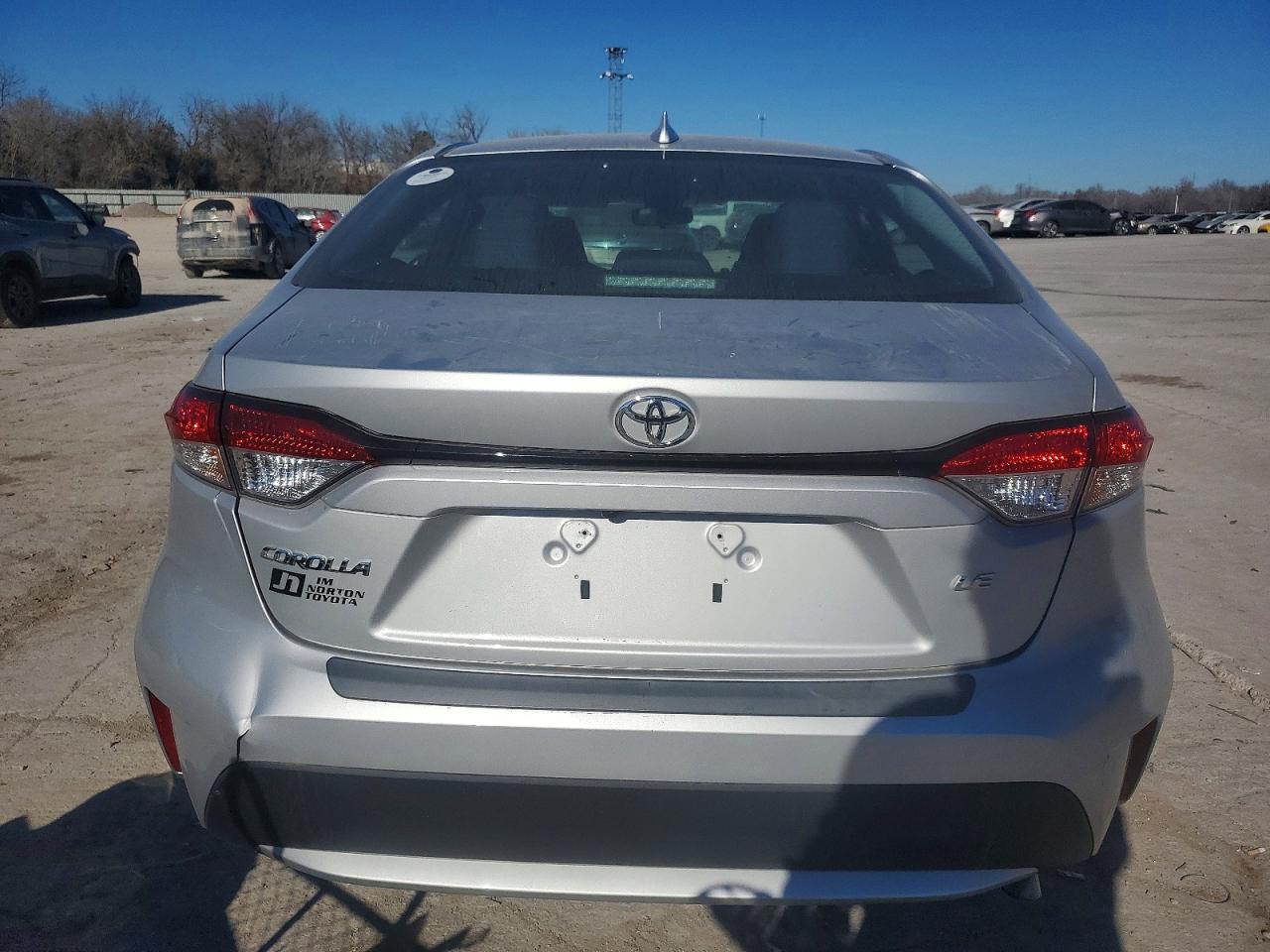 2020 TOYOTA COROLLA LE photo 6