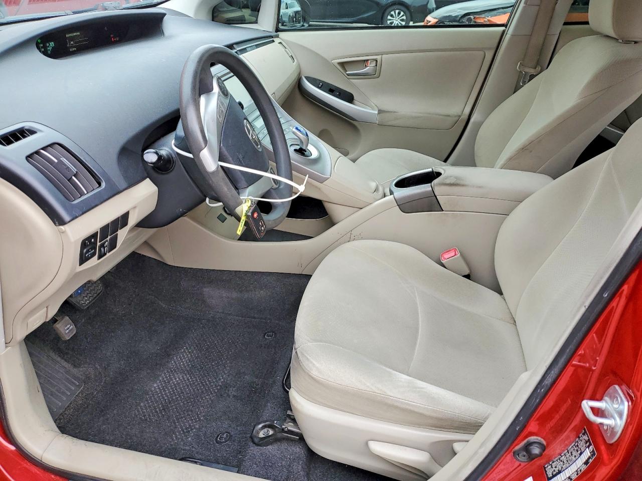 2013 TOYOTA PRIUS photo 13