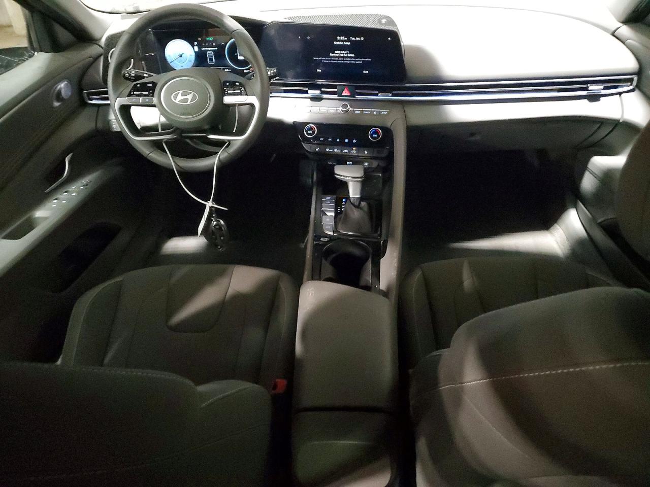 2024 HYUNDAI ELANTRA SEL photo 22