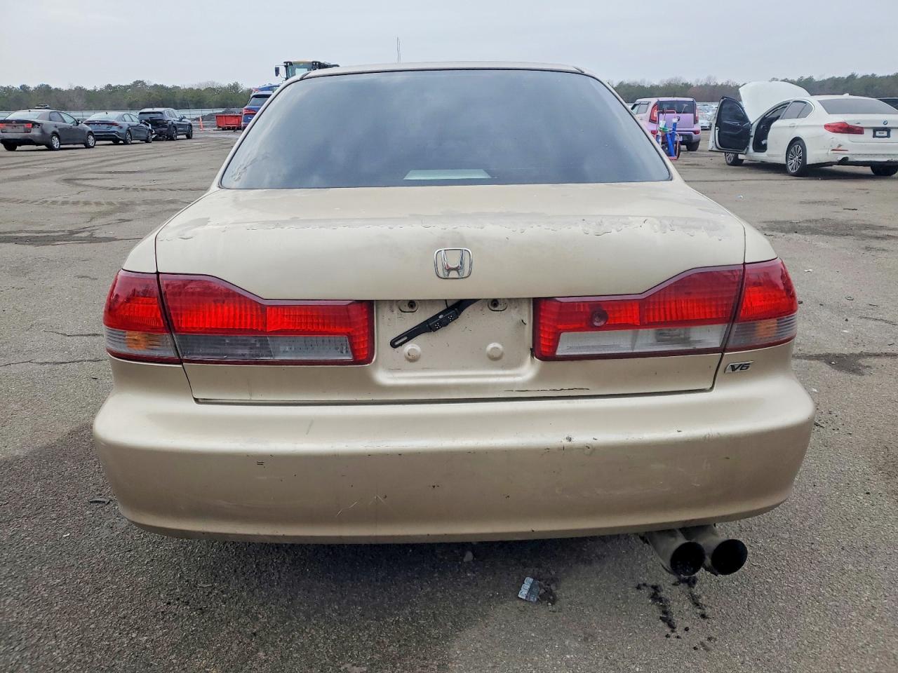 2002 HONDA ACCORD LX photo 6