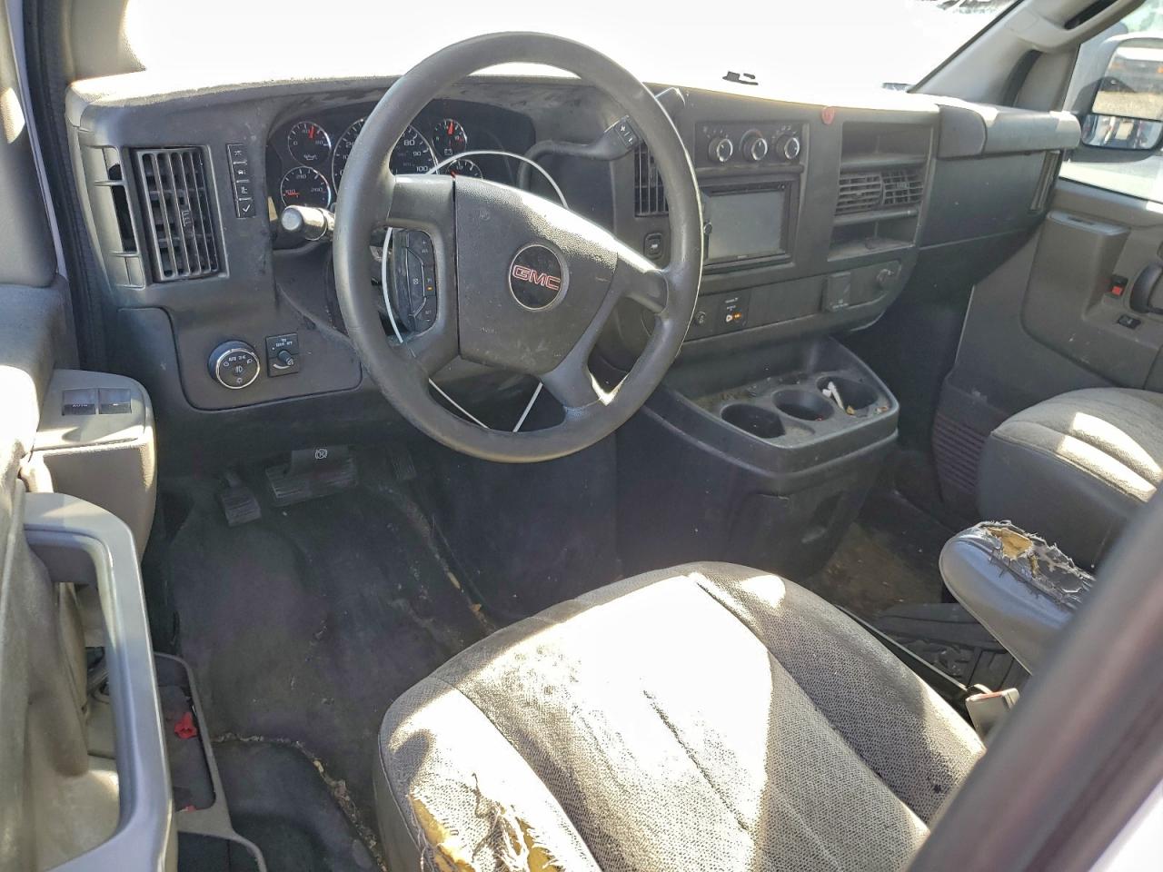 2017 GMC SAVANA G2500 photo 8