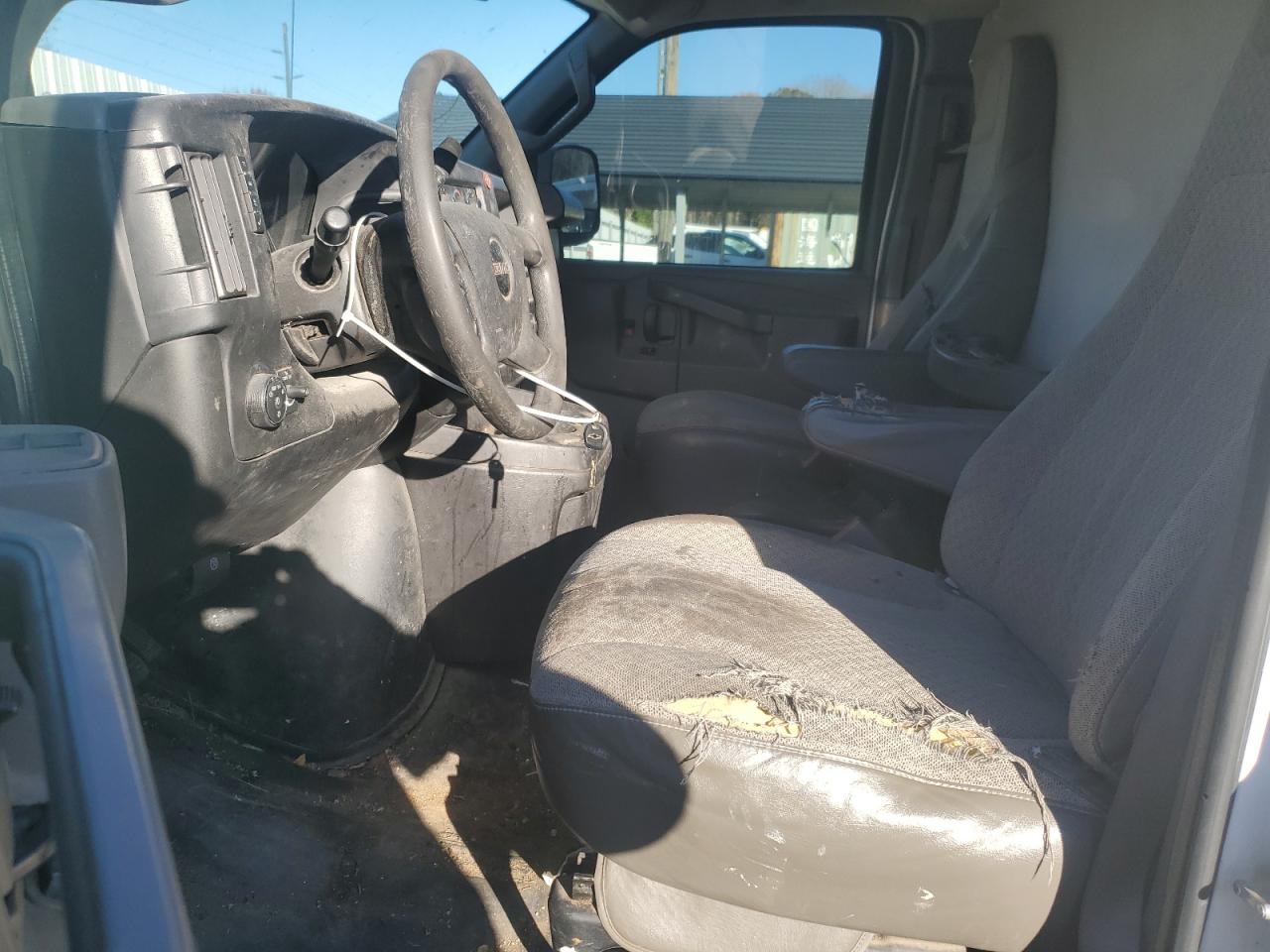 2017 GMC SAVANA G2500 photo 7