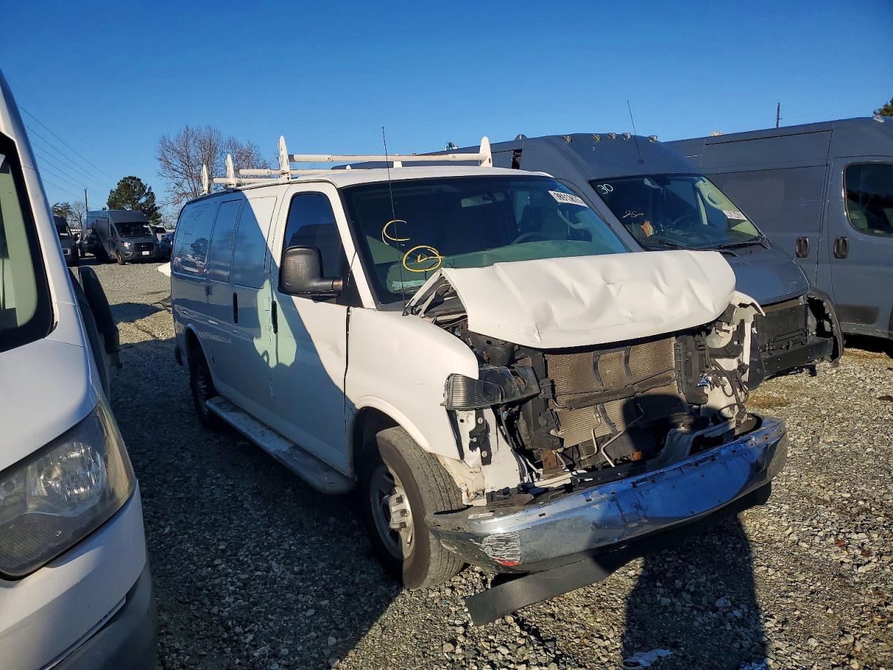 2017 GMC SAVANA G2500 photo 4