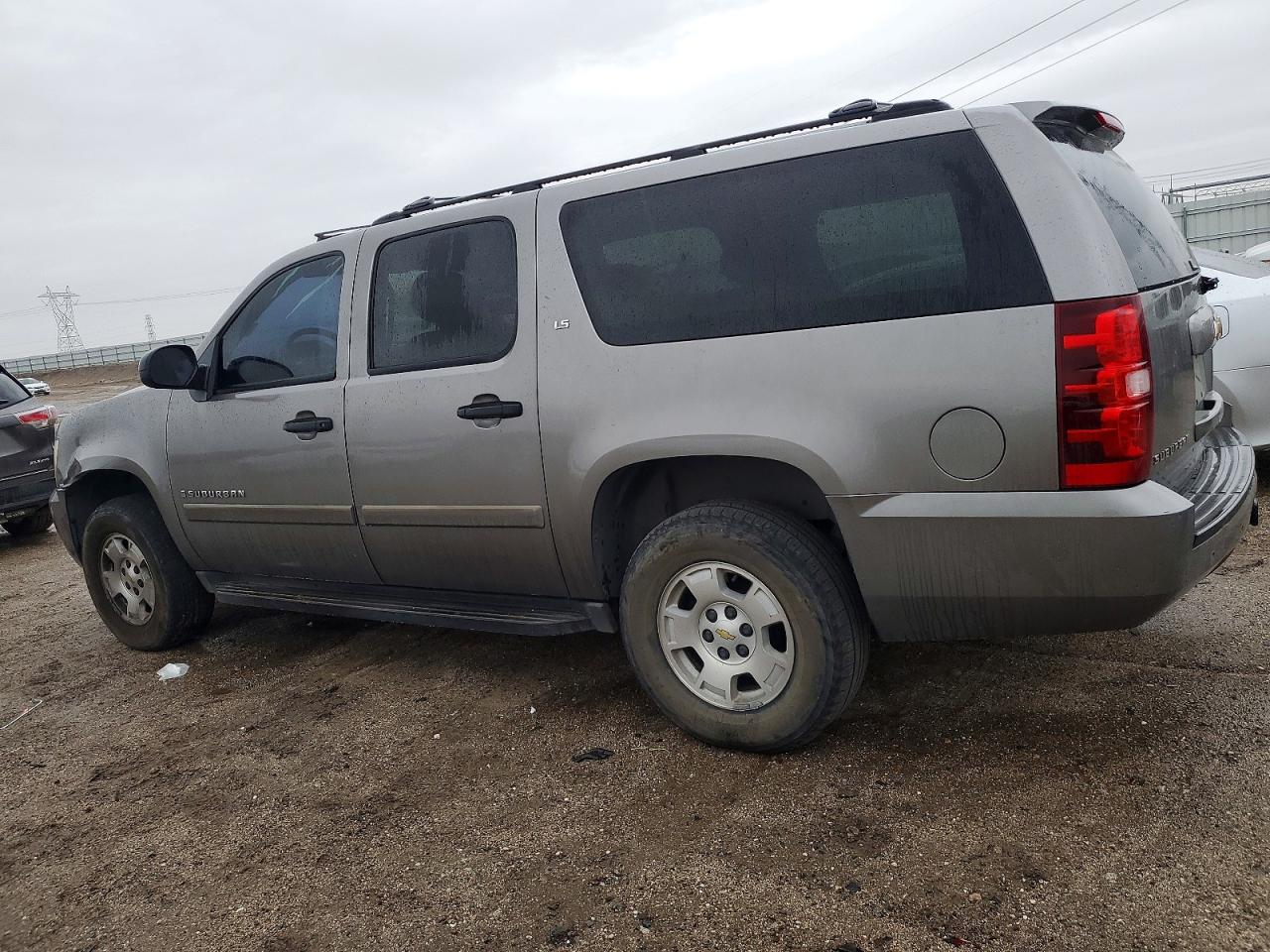 2007 CHEVROLET SUBURBAN photo 2