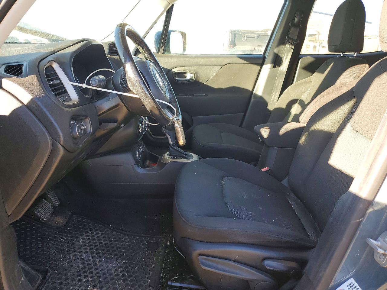 2017 JEEP RENEGADE LATITUDE photo 7