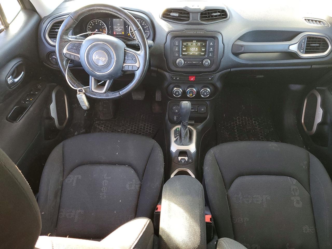2017 JEEP RENEGADE LATITUDE photo 8