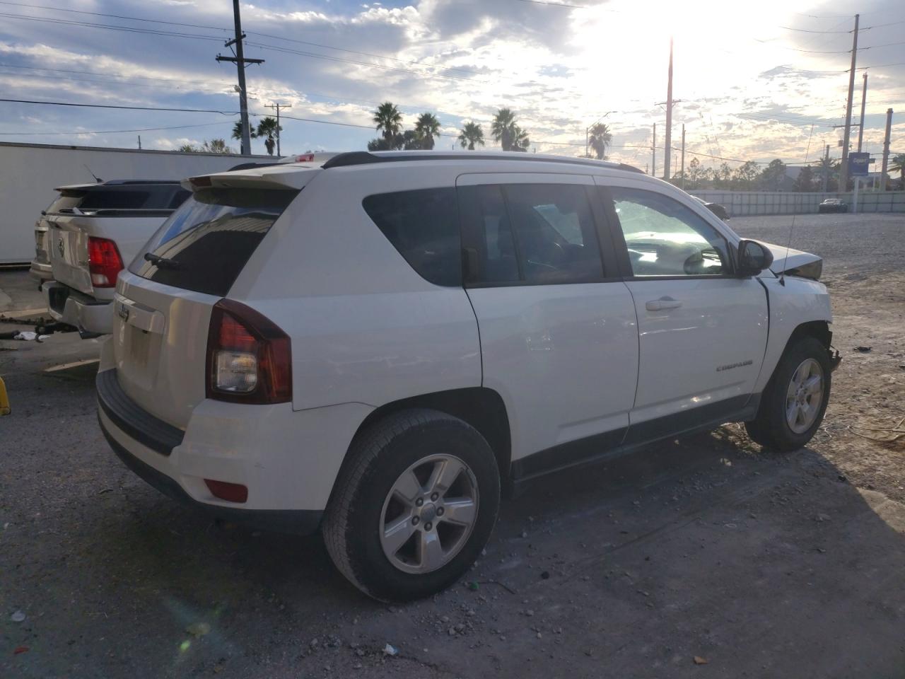 2014 JEEP COMPASS SPORT photo 3
