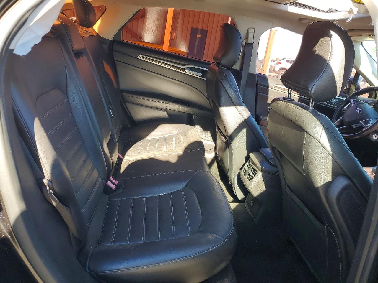2015 FORD FUSION SE photo 19