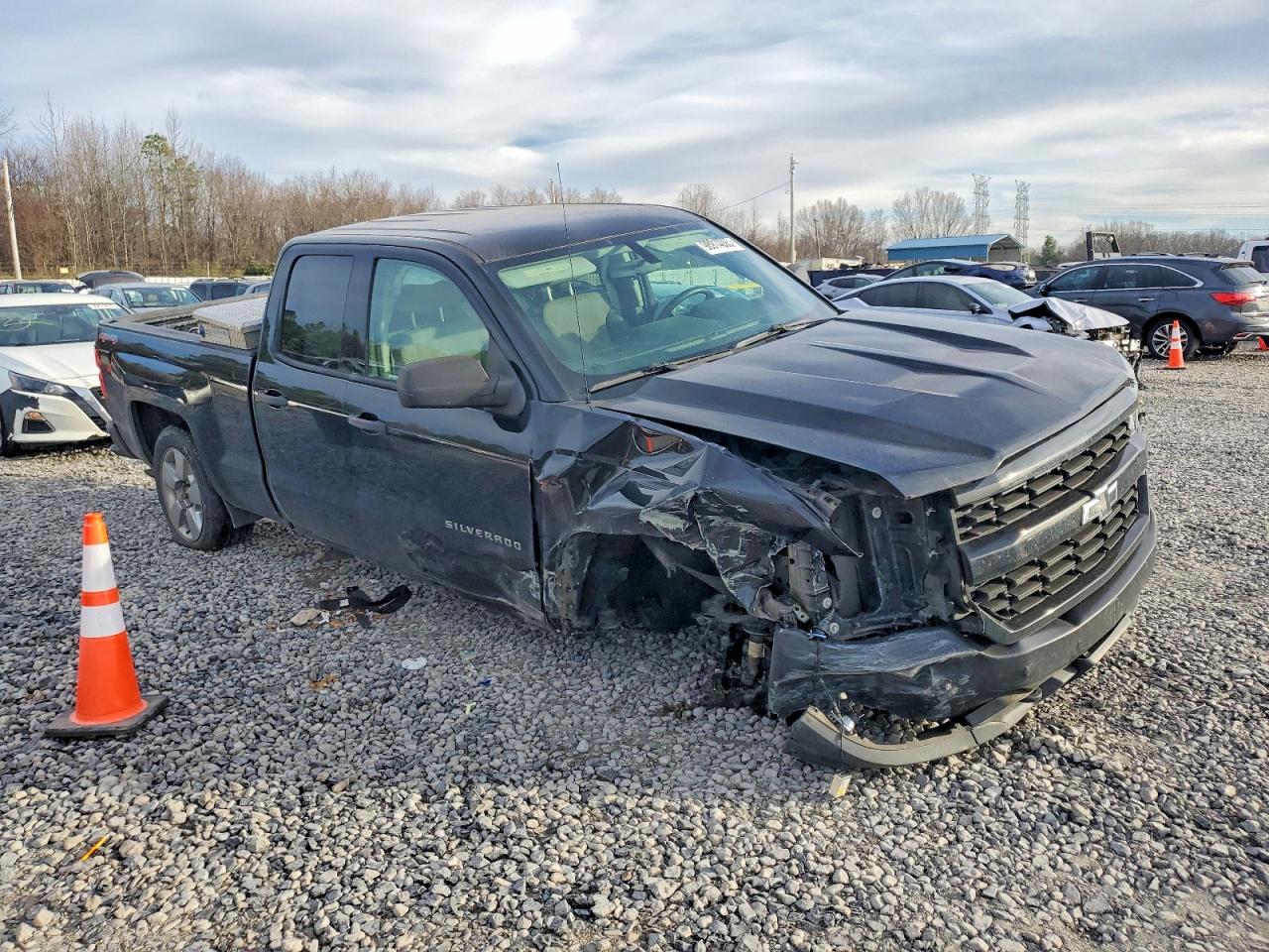 2017 CHEVROLET SILVERADO K1500 photo 4