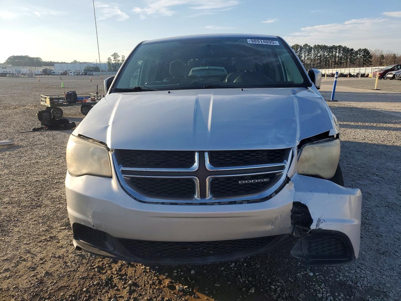 2012 DODGE GRAND CARAVAN SXT photo 5