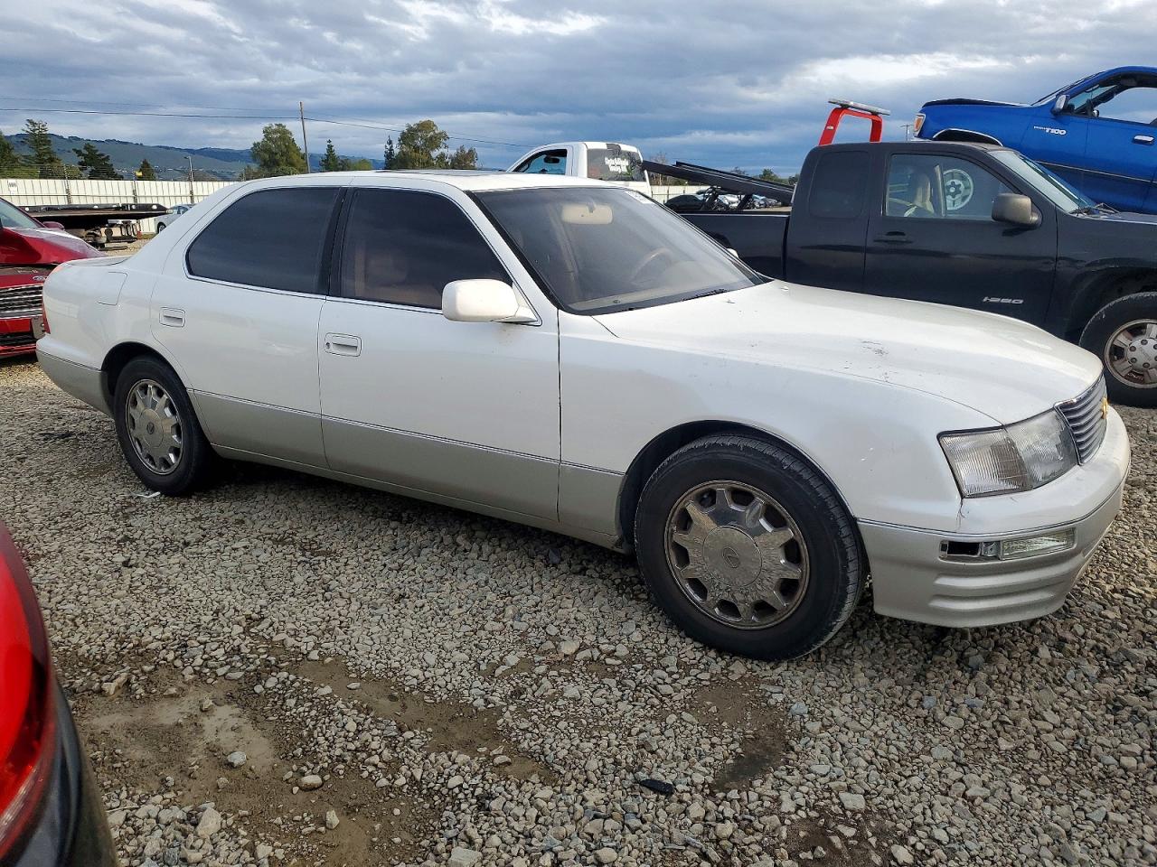 1996 LEXUS LS 400 photo 10