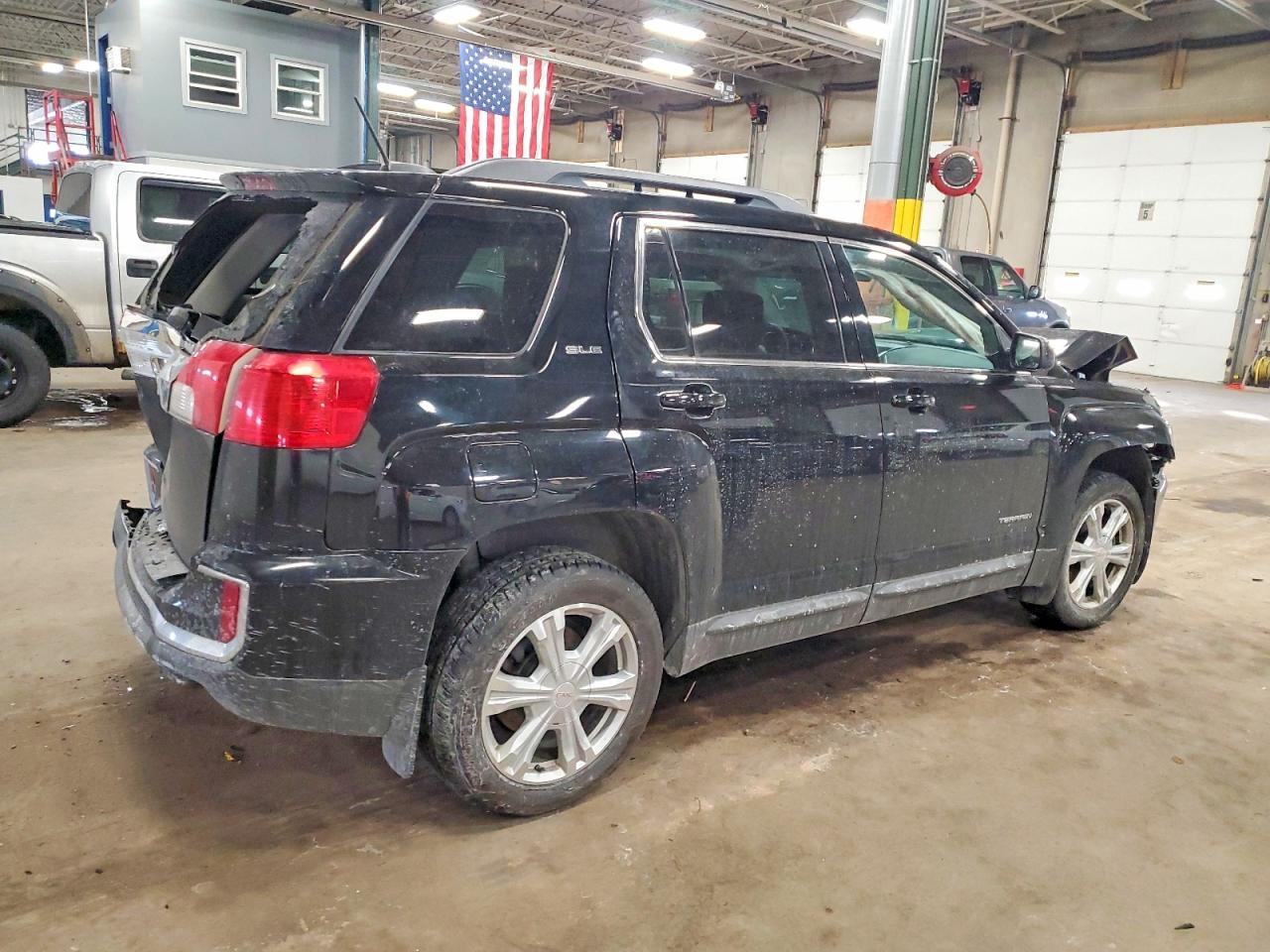 2017 GMC TERRAIN SLE photo 3