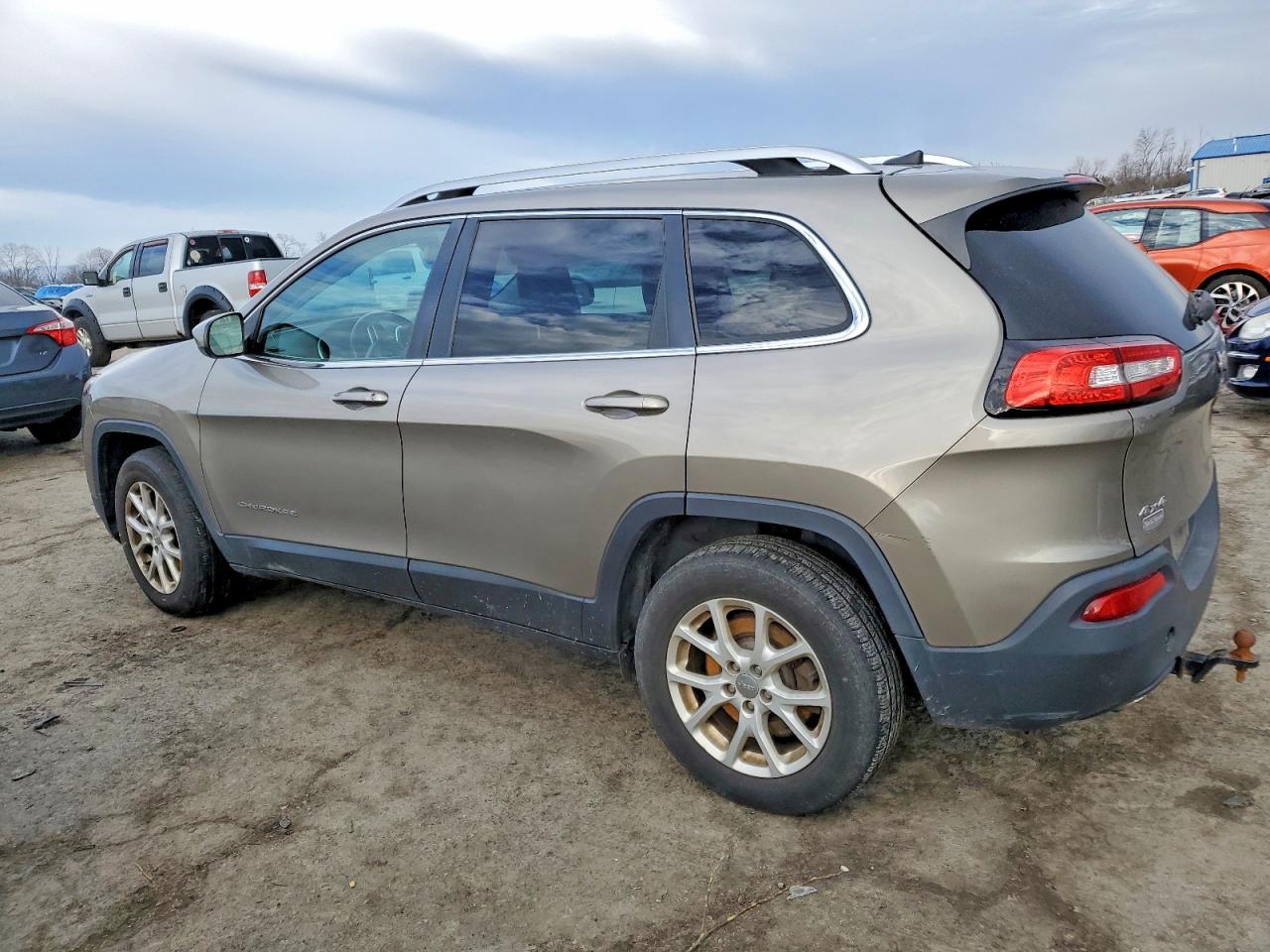 2017 JEEP CHEROKEE LATITUDE photo 2