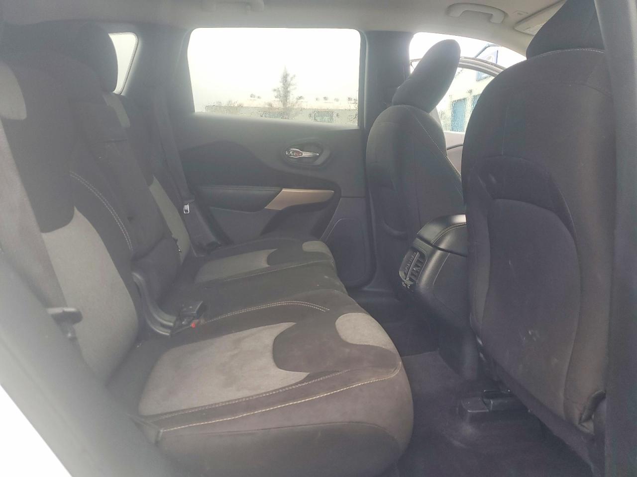 2018 JEEP CHEROKEE LATITUDE photo 11