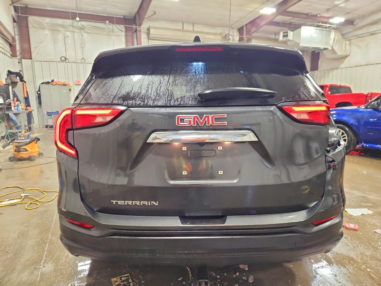 2018 GMC TERRAIN SLE photo 6