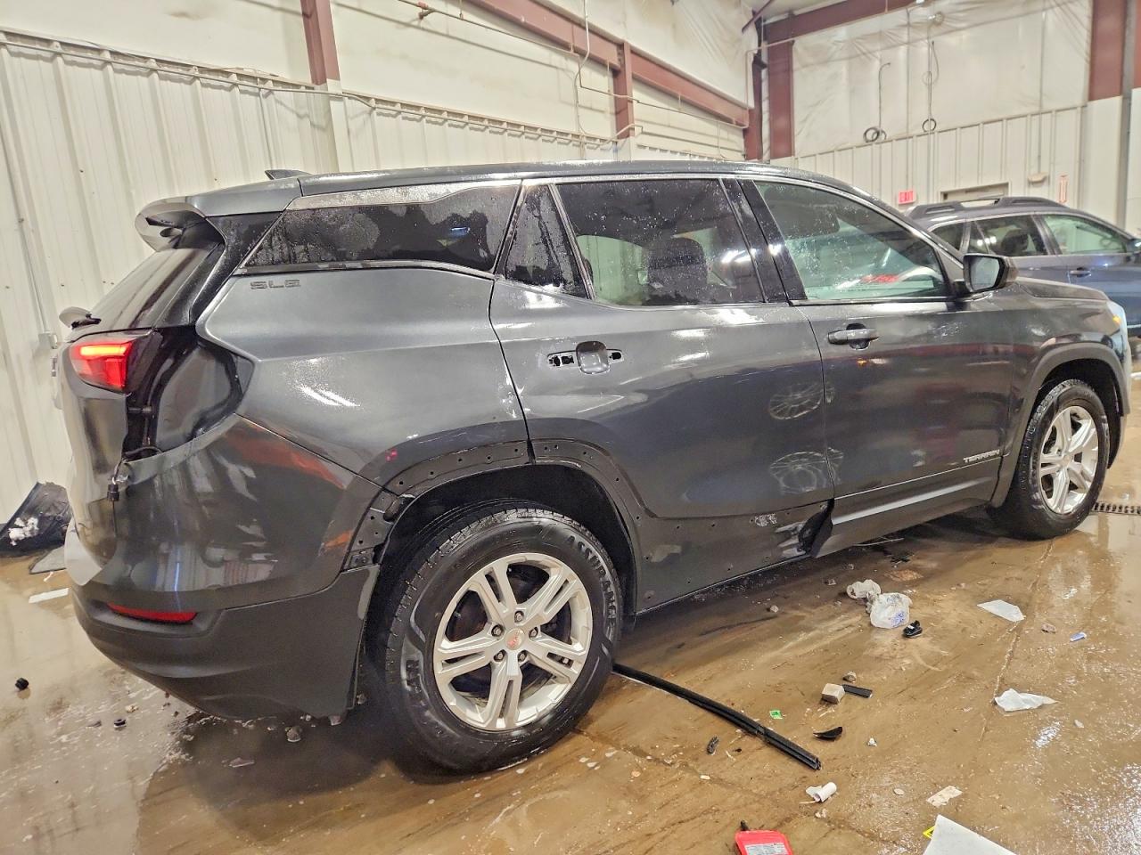 2018 GMC TERRAIN SLE photo 3