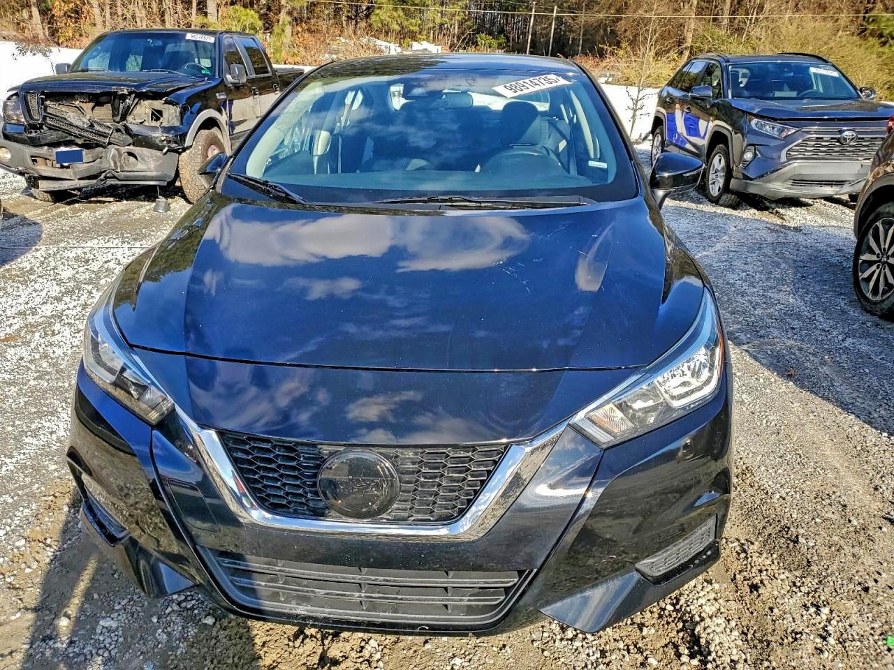 2021 NISSAN VERSA SV photo 5