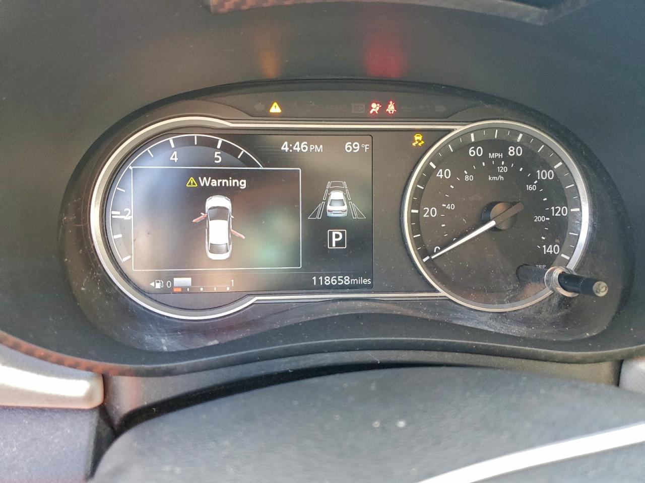 2021 NISSAN VERSA SV photo 9