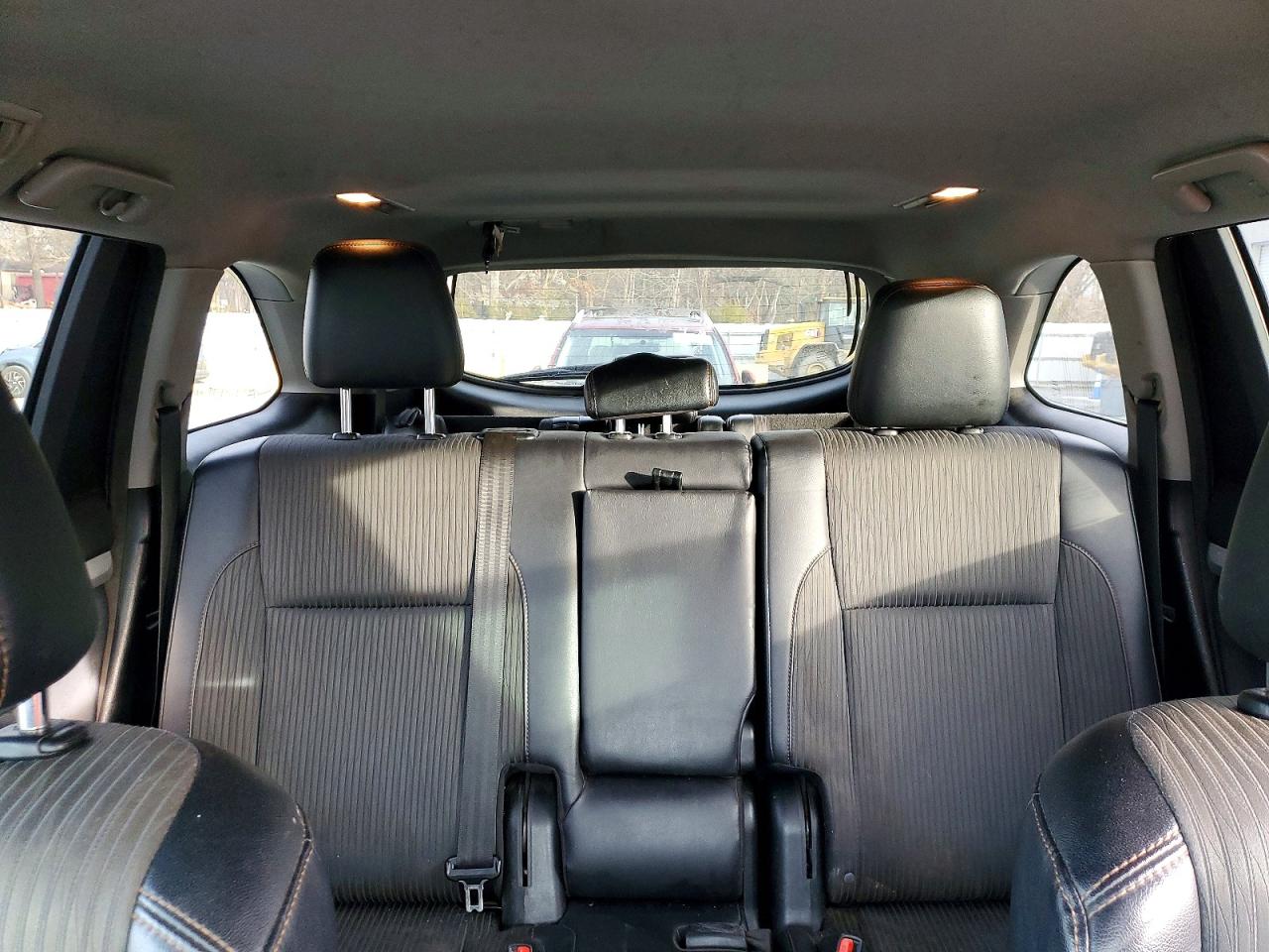 2016 TOYOTA HIGHLANDER LE photo 10