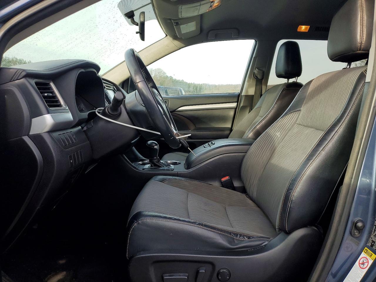 2016 TOYOTA HIGHLANDER LE photo 7