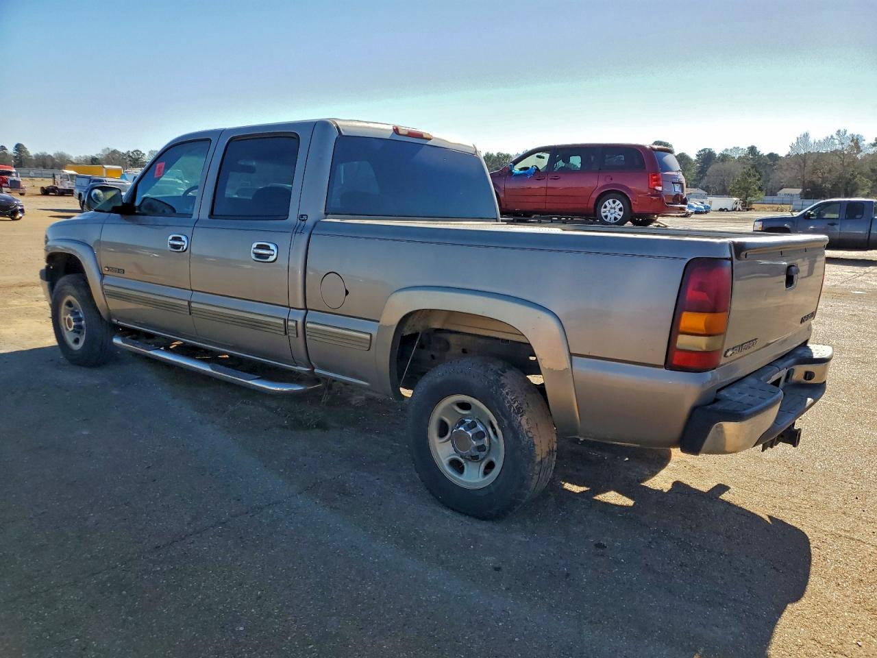 2002 CHEVROLET SILVERADO C1500 HEAVY DUTY photo 2