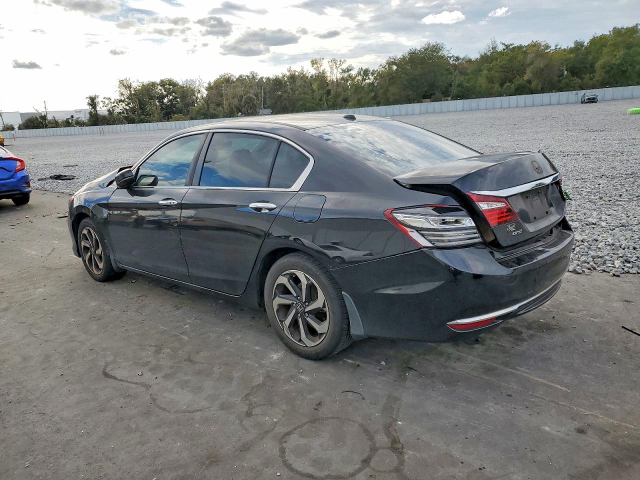 2017 HONDA ACCORD EX photo 2