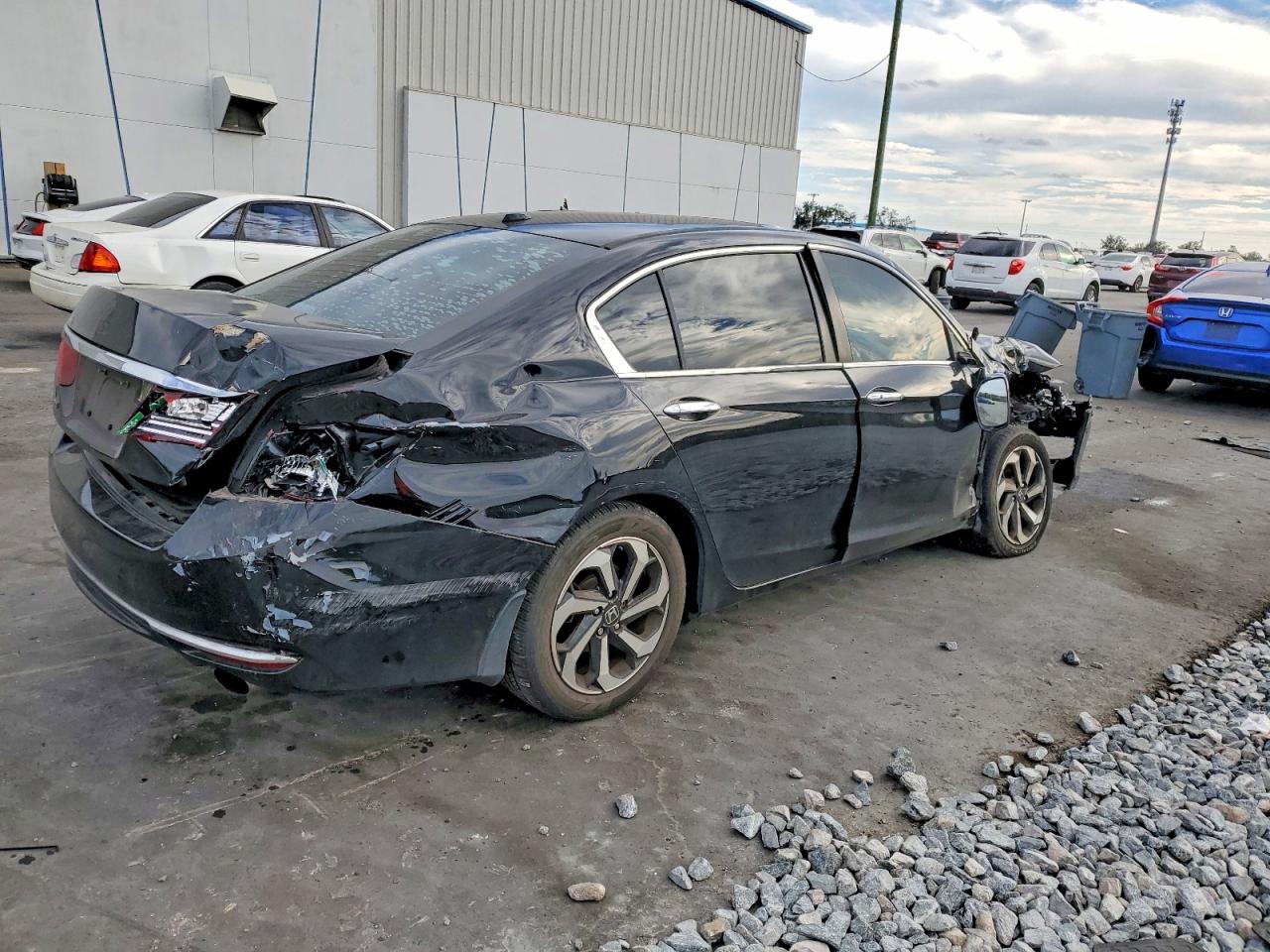 2017 HONDA ACCORD EX photo 3
