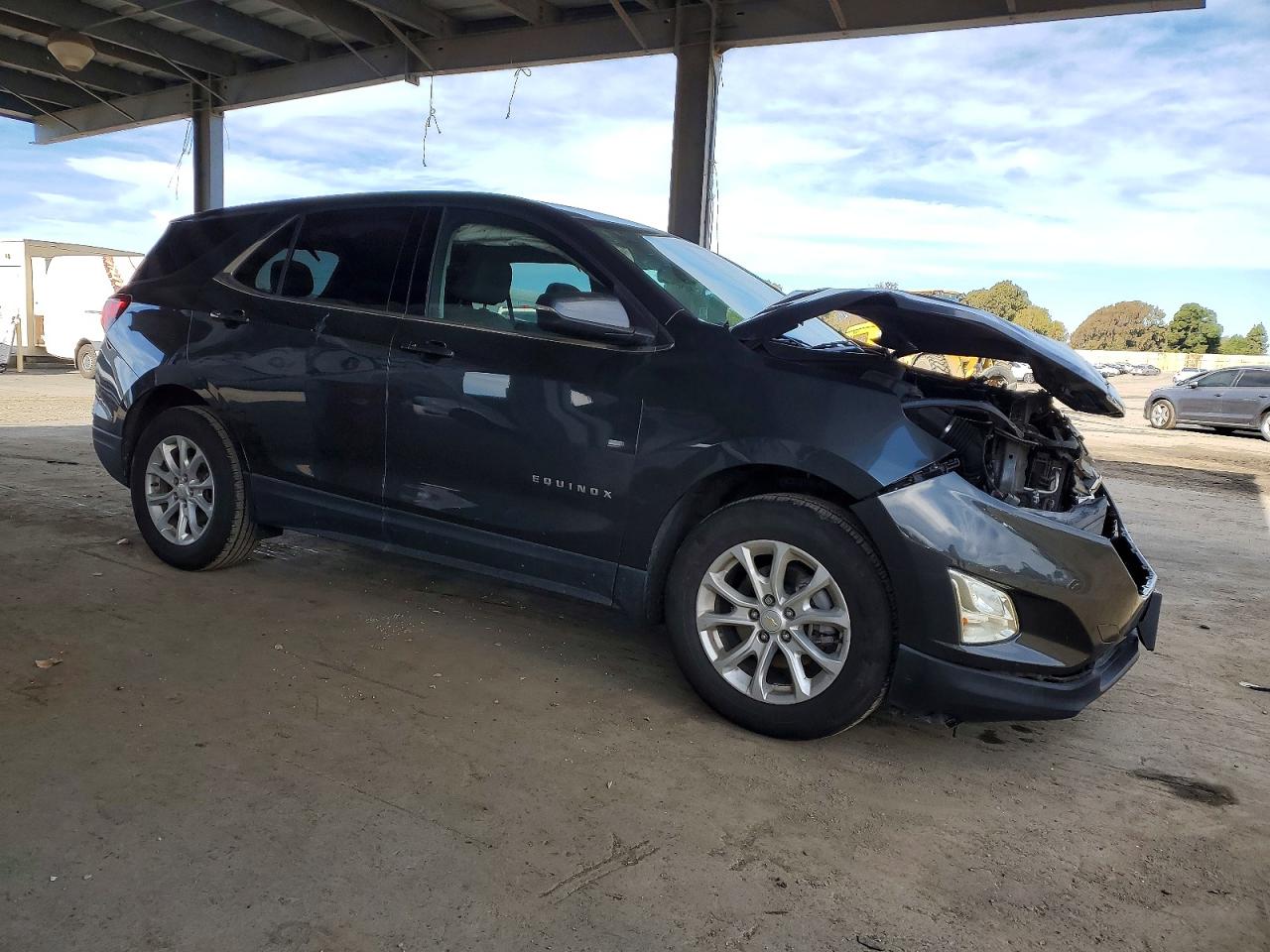 2019 CHEVROLET EQUINOX LT photo 4