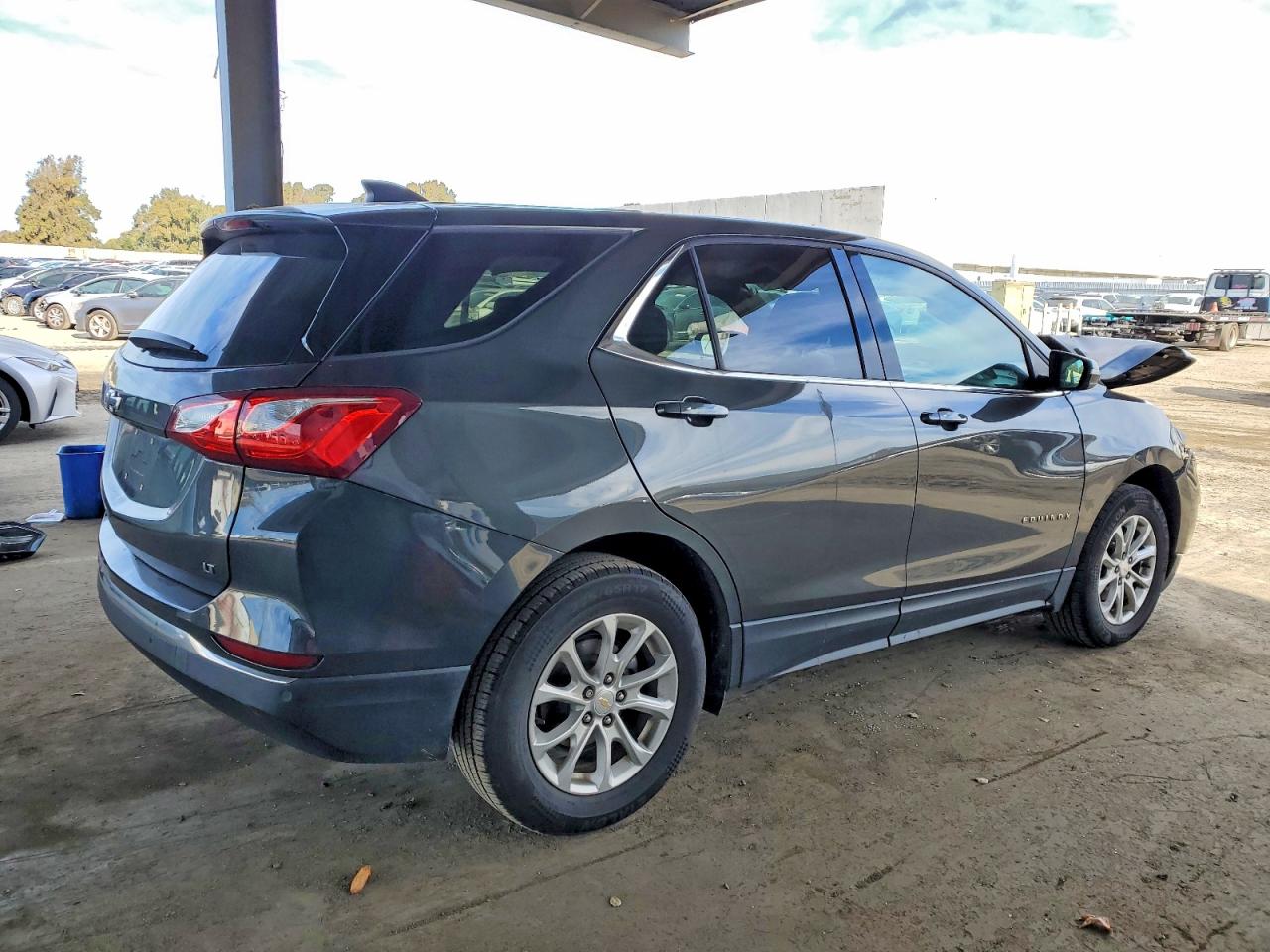 2019 CHEVROLET EQUINOX LT photo 3