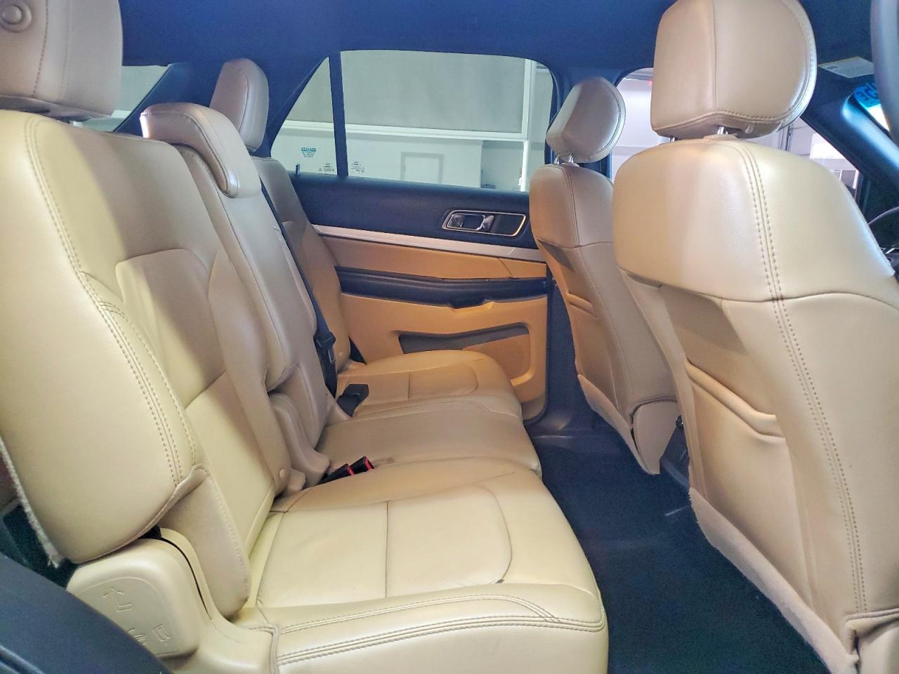 2017 FORD EXPLORER XLT photo 11