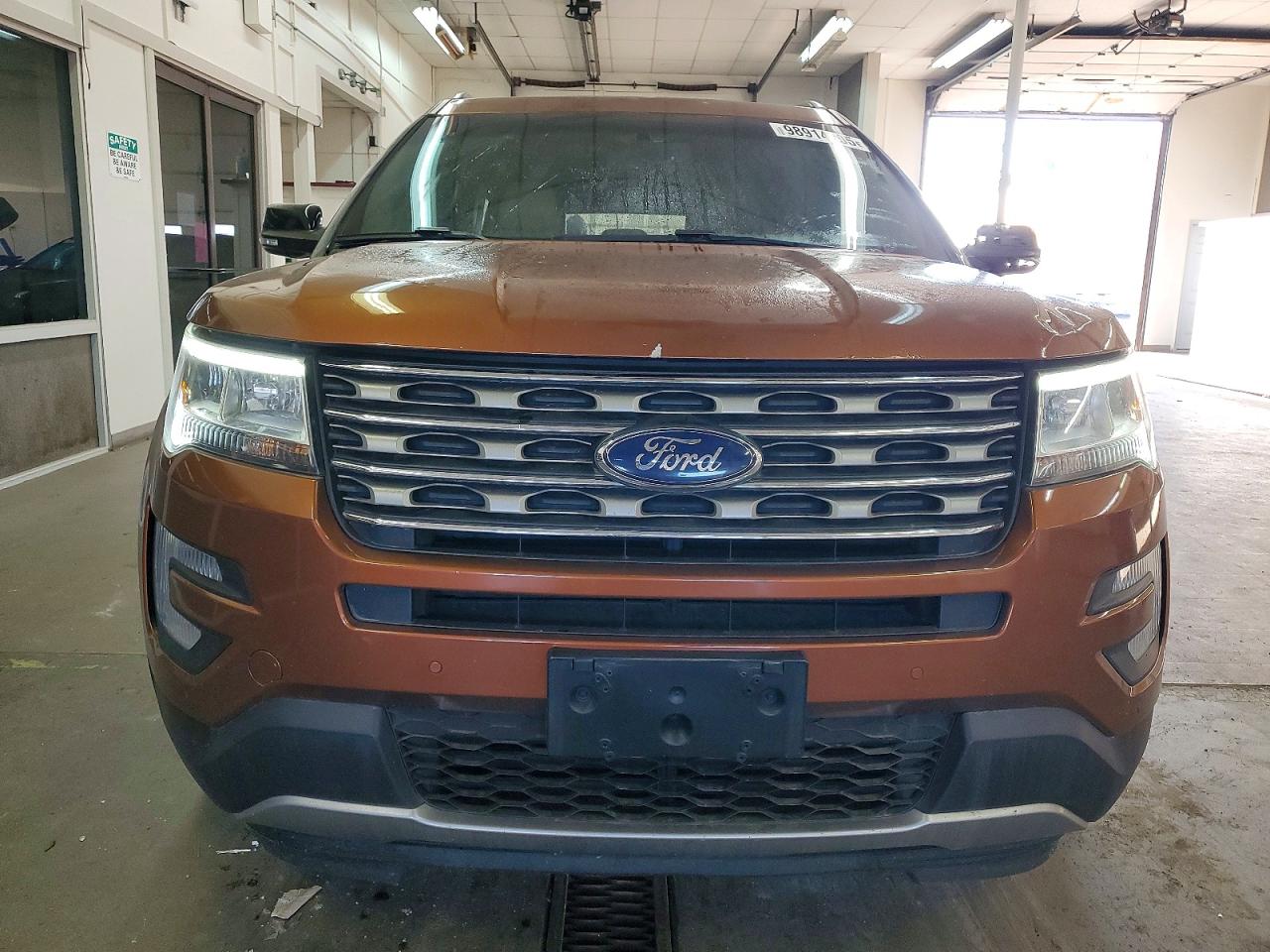 2017 FORD EXPLORER XLT photo 5