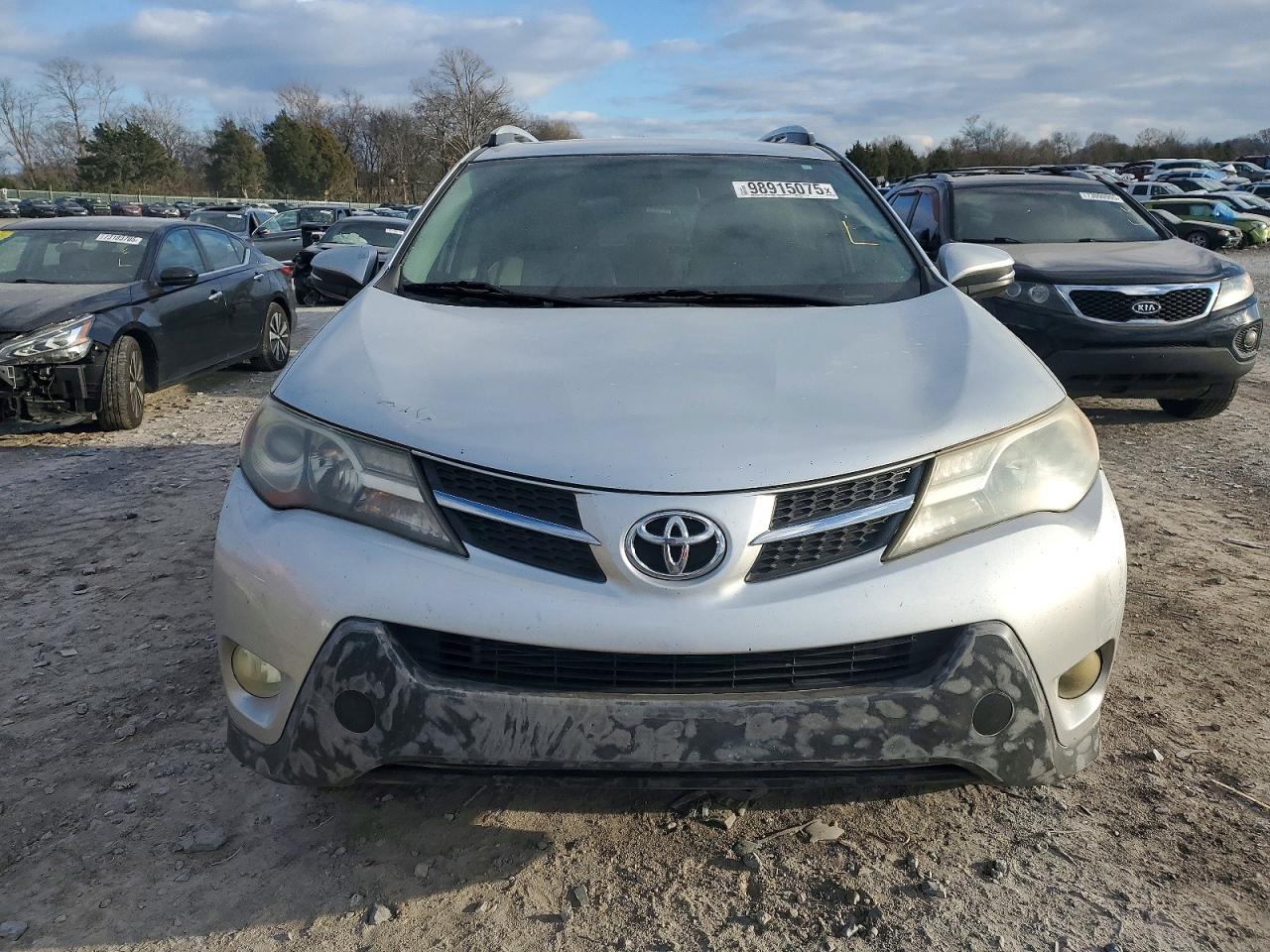 2015 TOYOTA RAV4 XLE photo 5